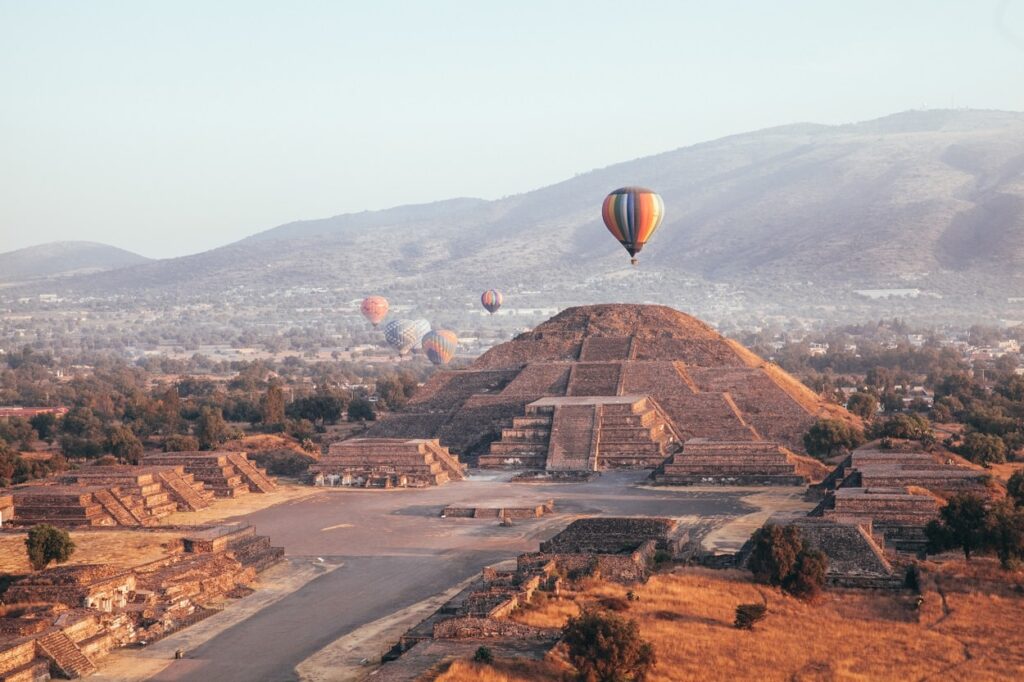 Hot Air Balloon Flight over Teotihuacán Pyramids