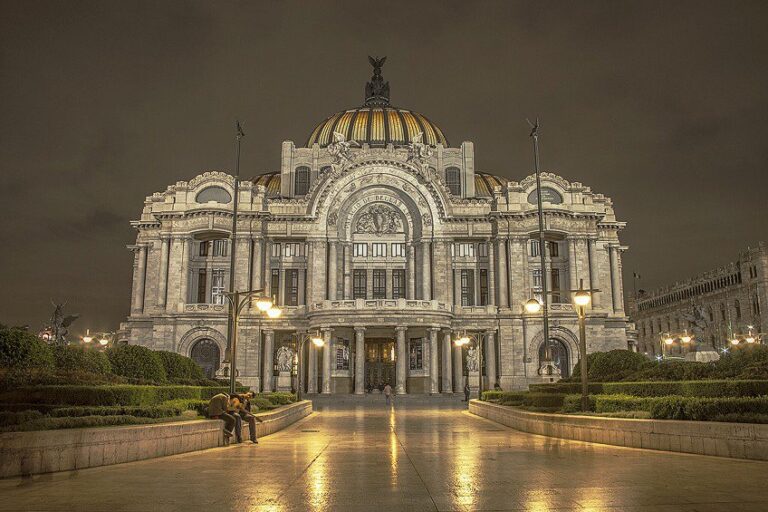 Palacio-de-Bellas-Artes-in-Mexico-City